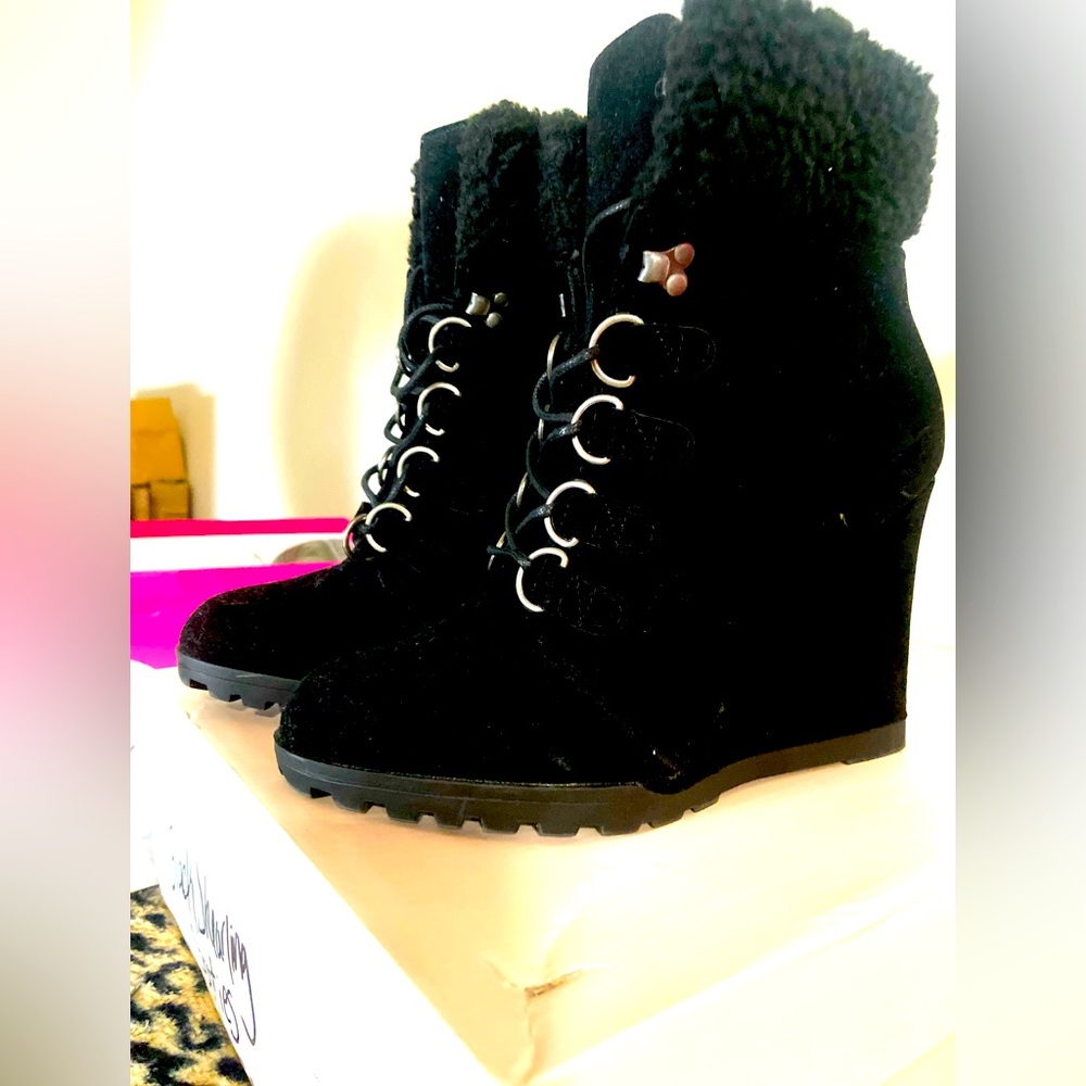 JustFab: Nicki Black Shearling Bootie sz 8